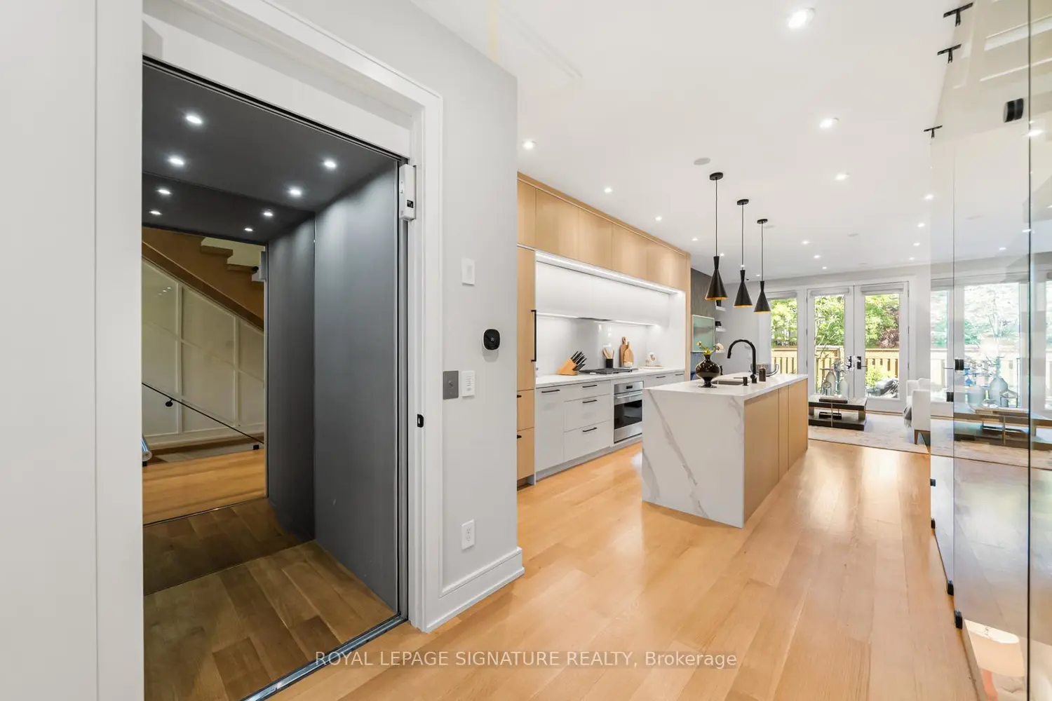 Additional image 4 of 588 Woburn Avenue