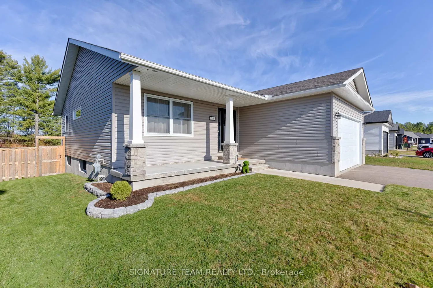28 Terrance Drive photo 3