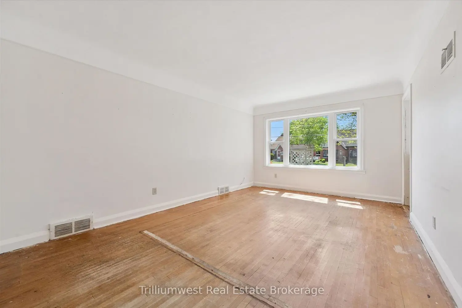 288 Margaret Avenue photo 5