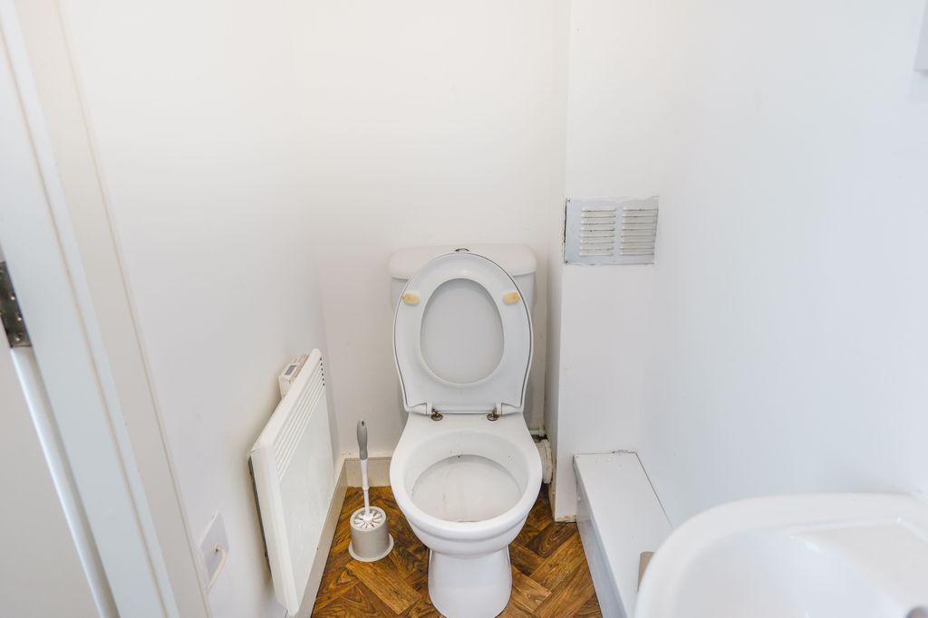 Additional image 9 of 2 bed flat for saleCambridge Road, Ellesmere Port CH65