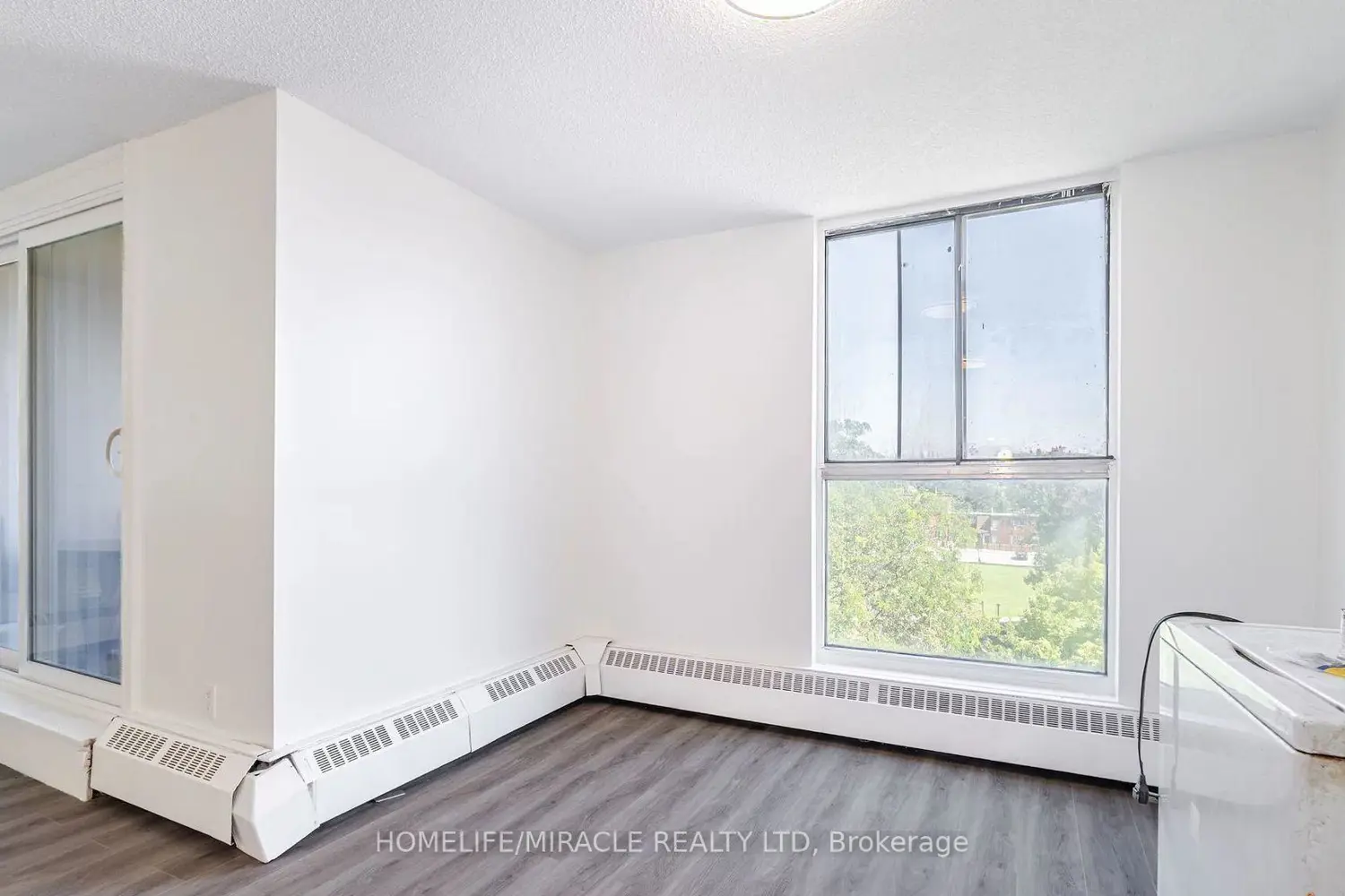 Additional image 7 of 4673 Jane Street 517