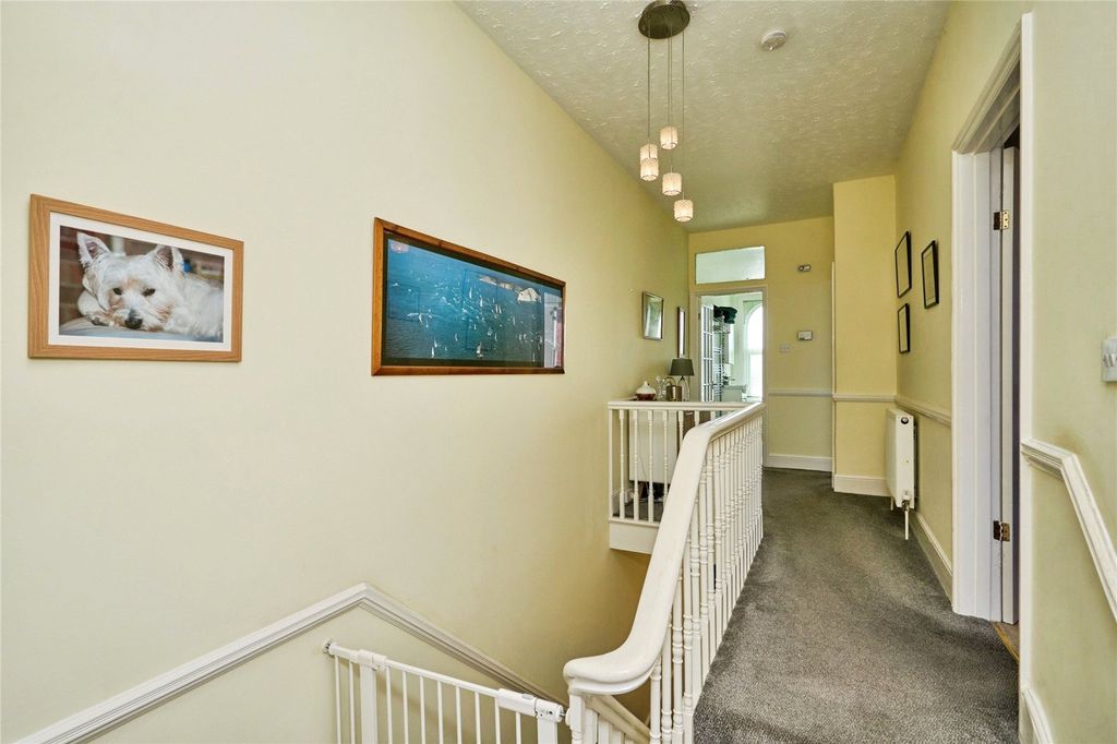 Additional image 9 of 2 bed maisonette for saleMill Hill Road, Cowes, Isle Of Wight PO31