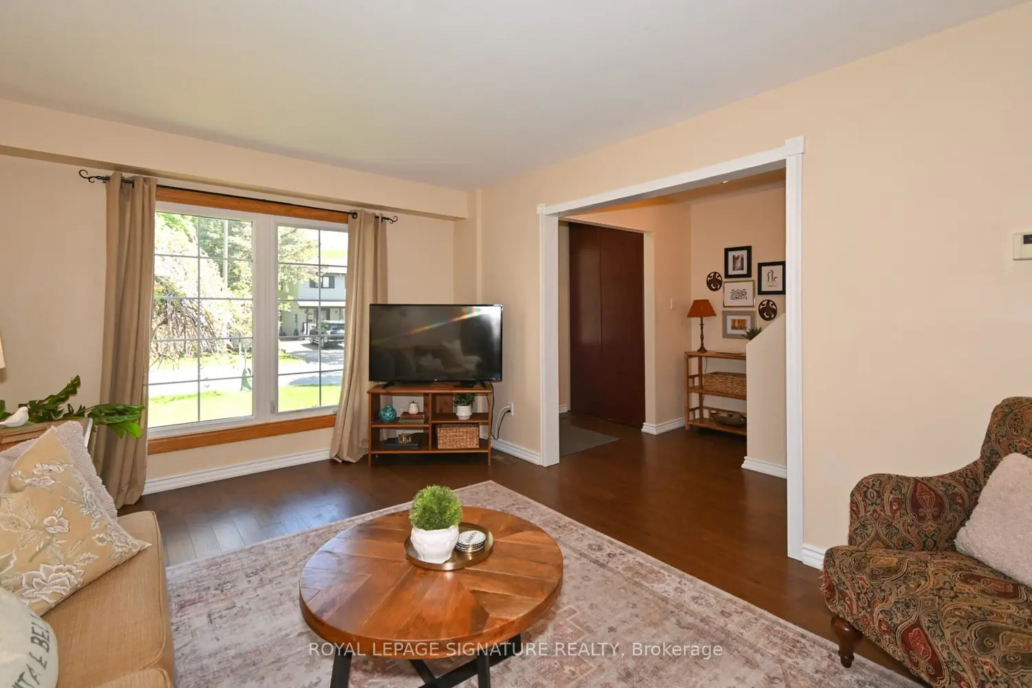 830 Greenbriar Drive photo 4