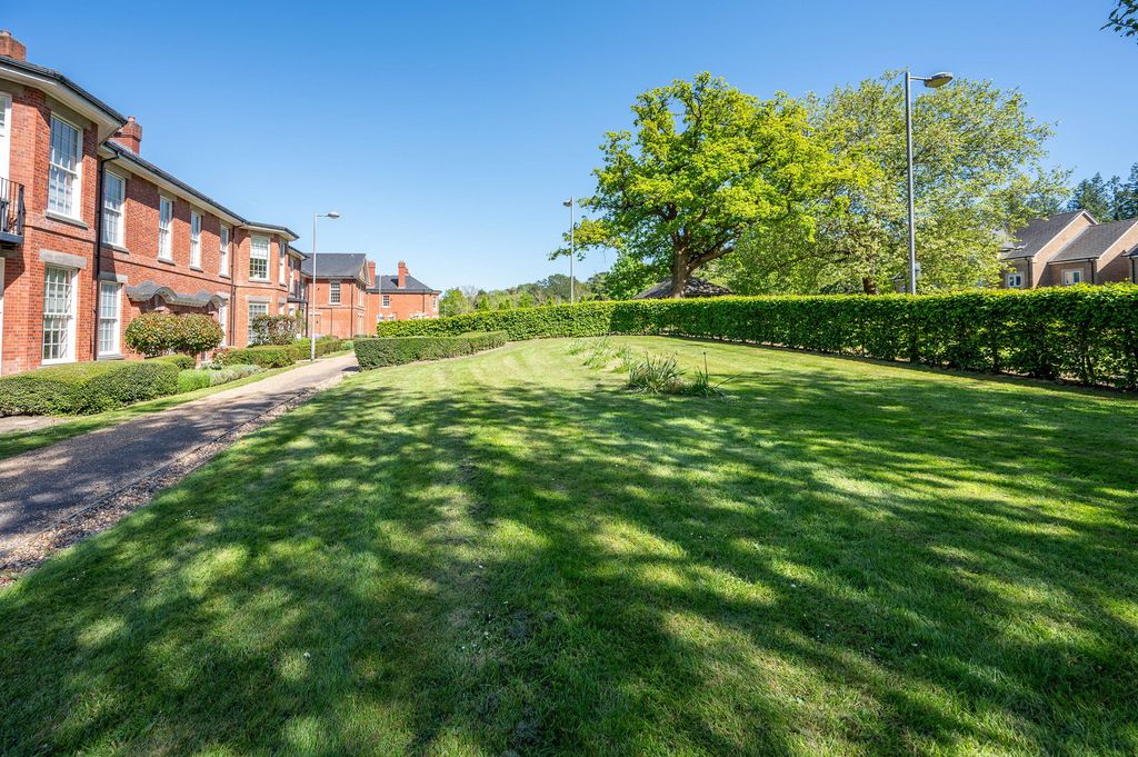 Additional image 15 of 2 bed flat for saleGlanville Way, Epsom KT19