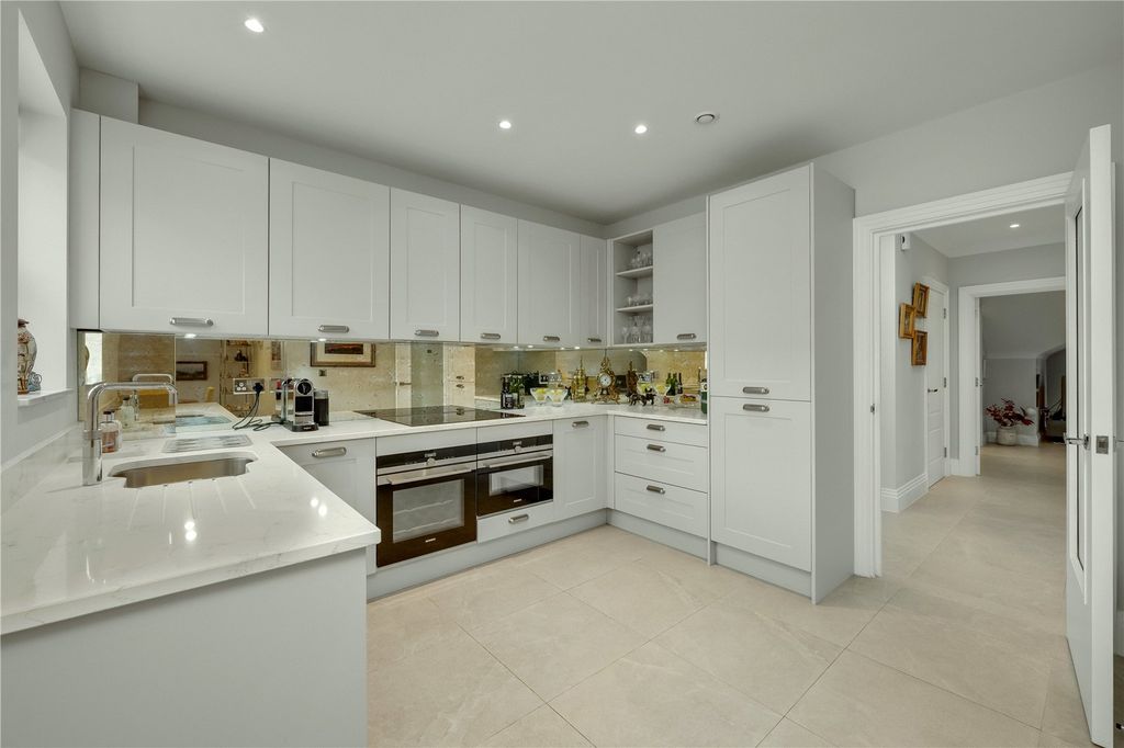 Additional image 3 of 2 bed flat for saleChurch Road, East Molesey, Surrey KT8