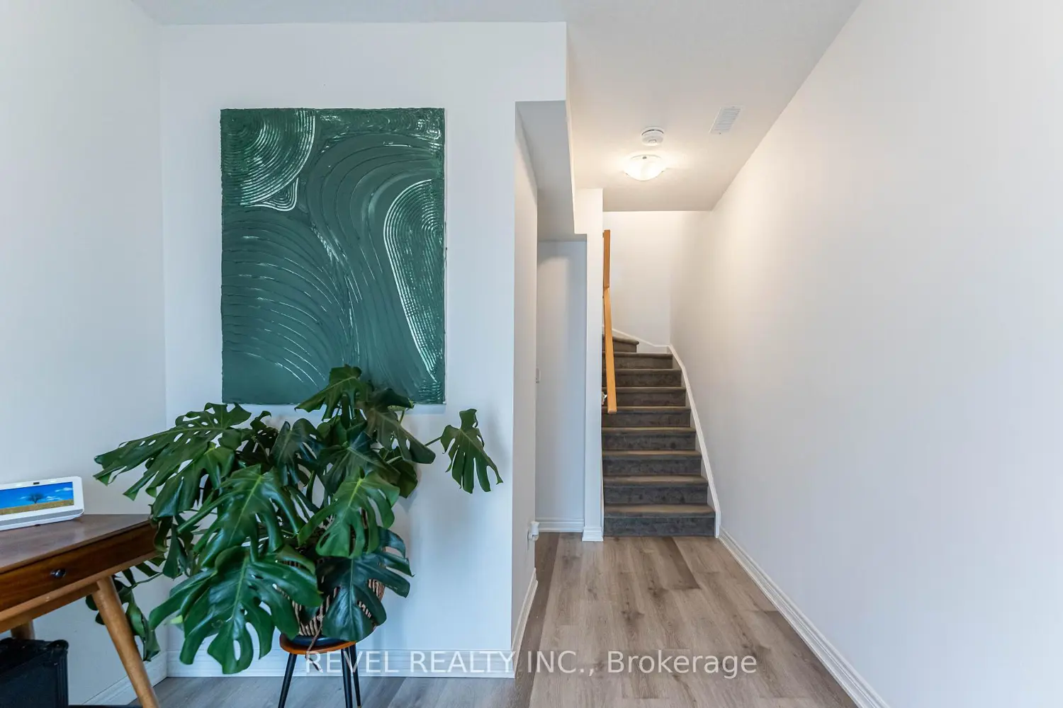 92 Dryden Lane photo 4