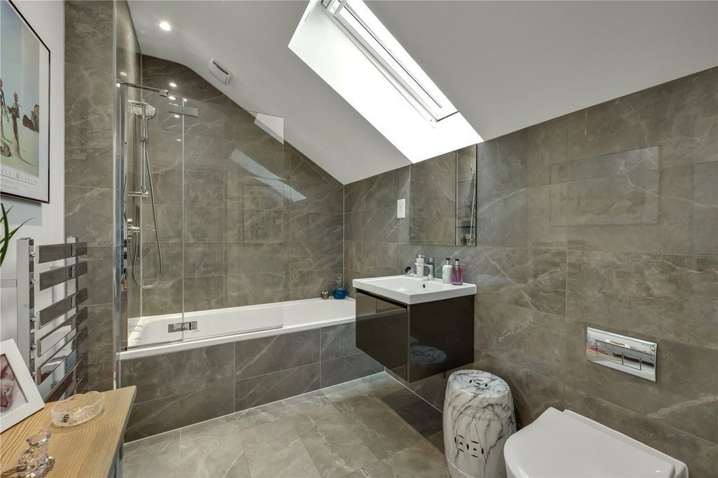 Additional image 13 of 2 bed flat for saleChurch Road, East Molesey, Surrey KT8