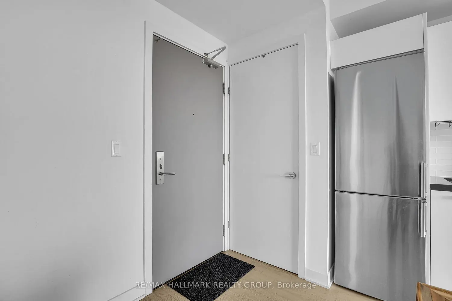 Additional image 5 of 203 Catherine Street 1204