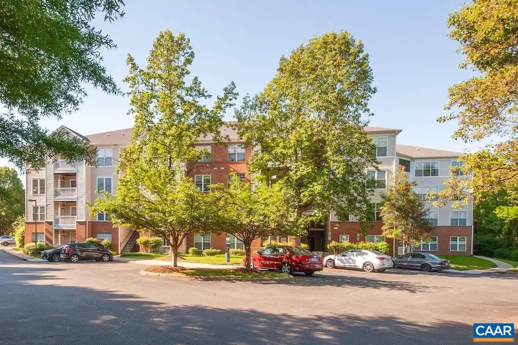 270 Riverbend Dr Unit 1C, Charlottesville, VA 22911