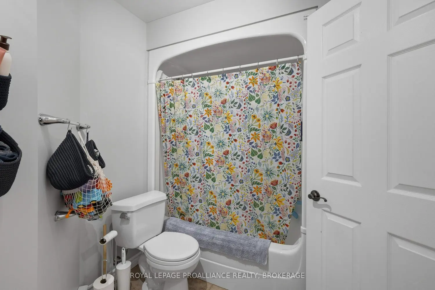 Additional image 16 of 225 Oak Street 2104