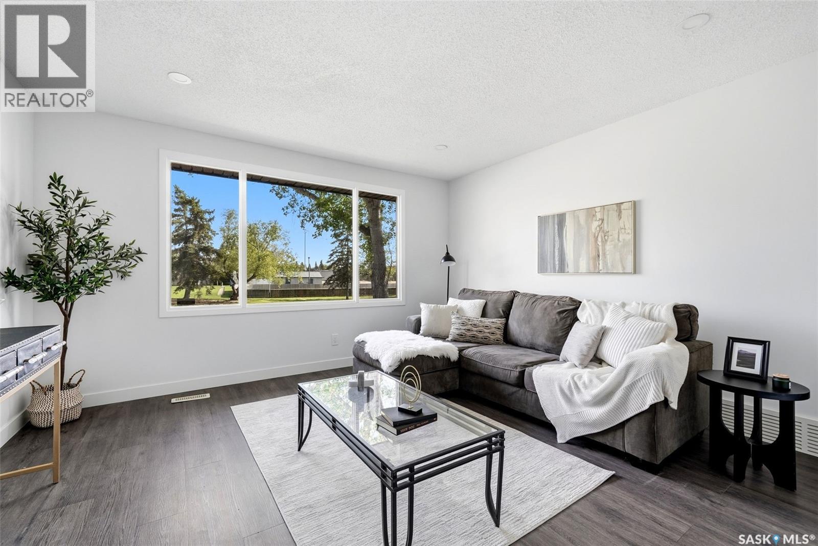 127 Mackenzie WAY
