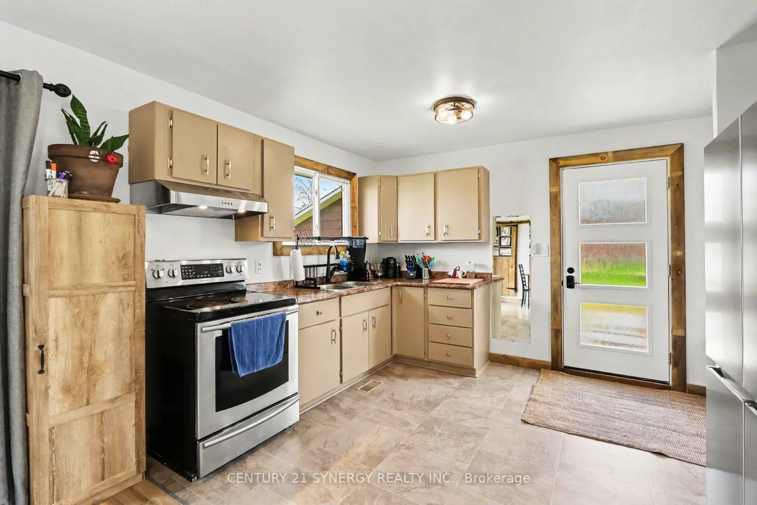 130 Saumure Circle photo 3
