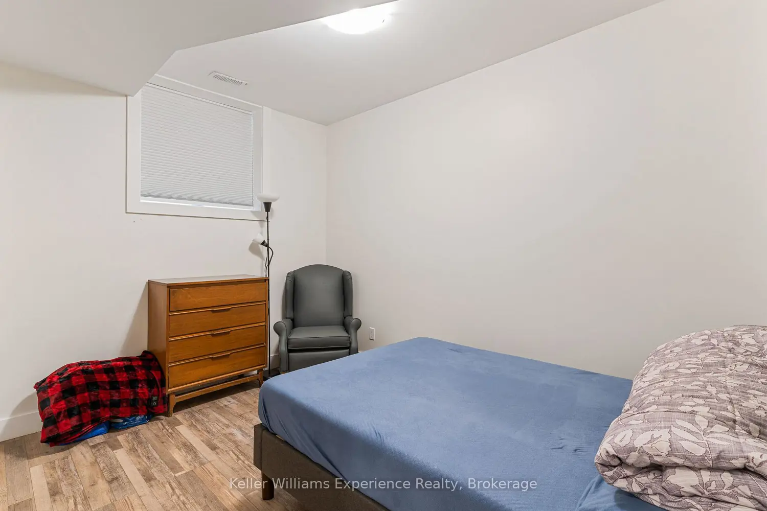Additional image 8 of 342 Thompson Street