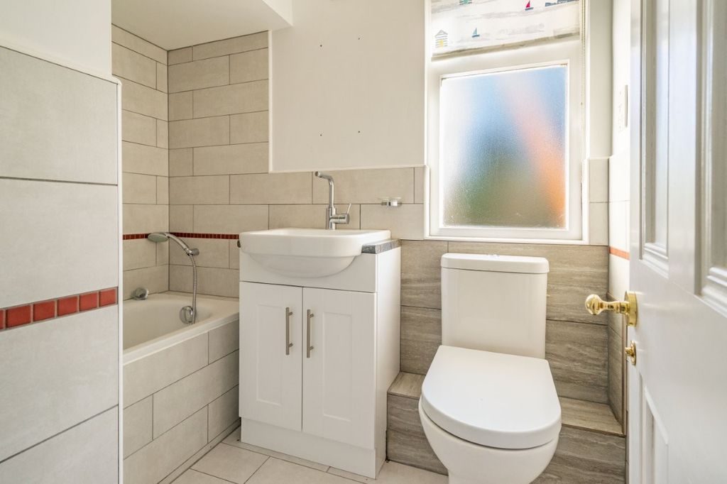 Additional image 8 of 2 bed flat for saleHigh Street, Burwash, East Sussex TN19