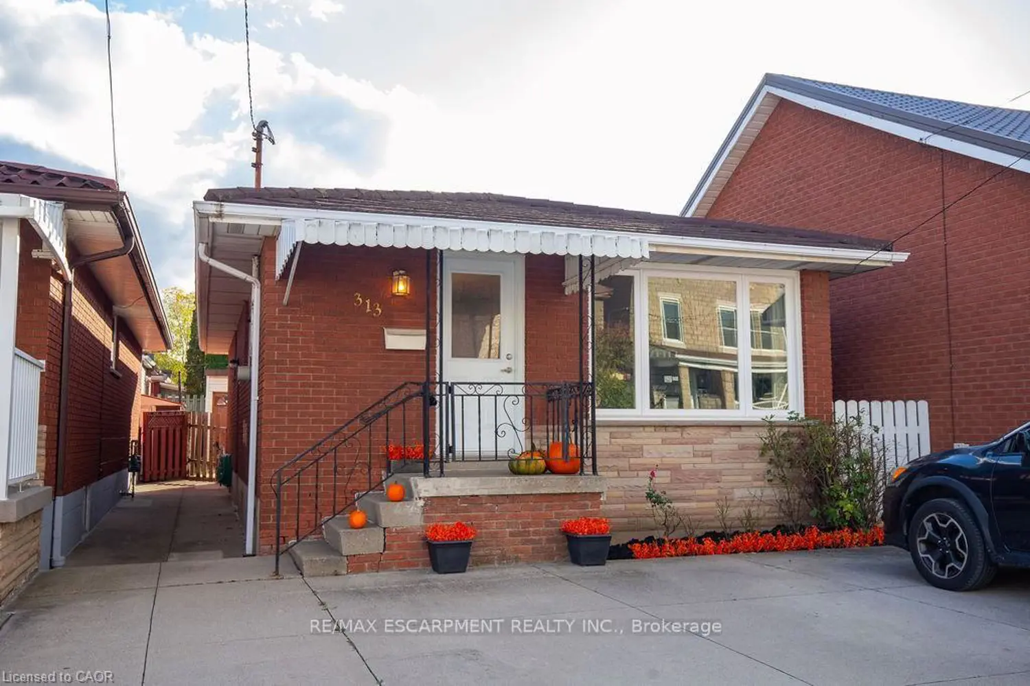 313 Barton Street photo 2
