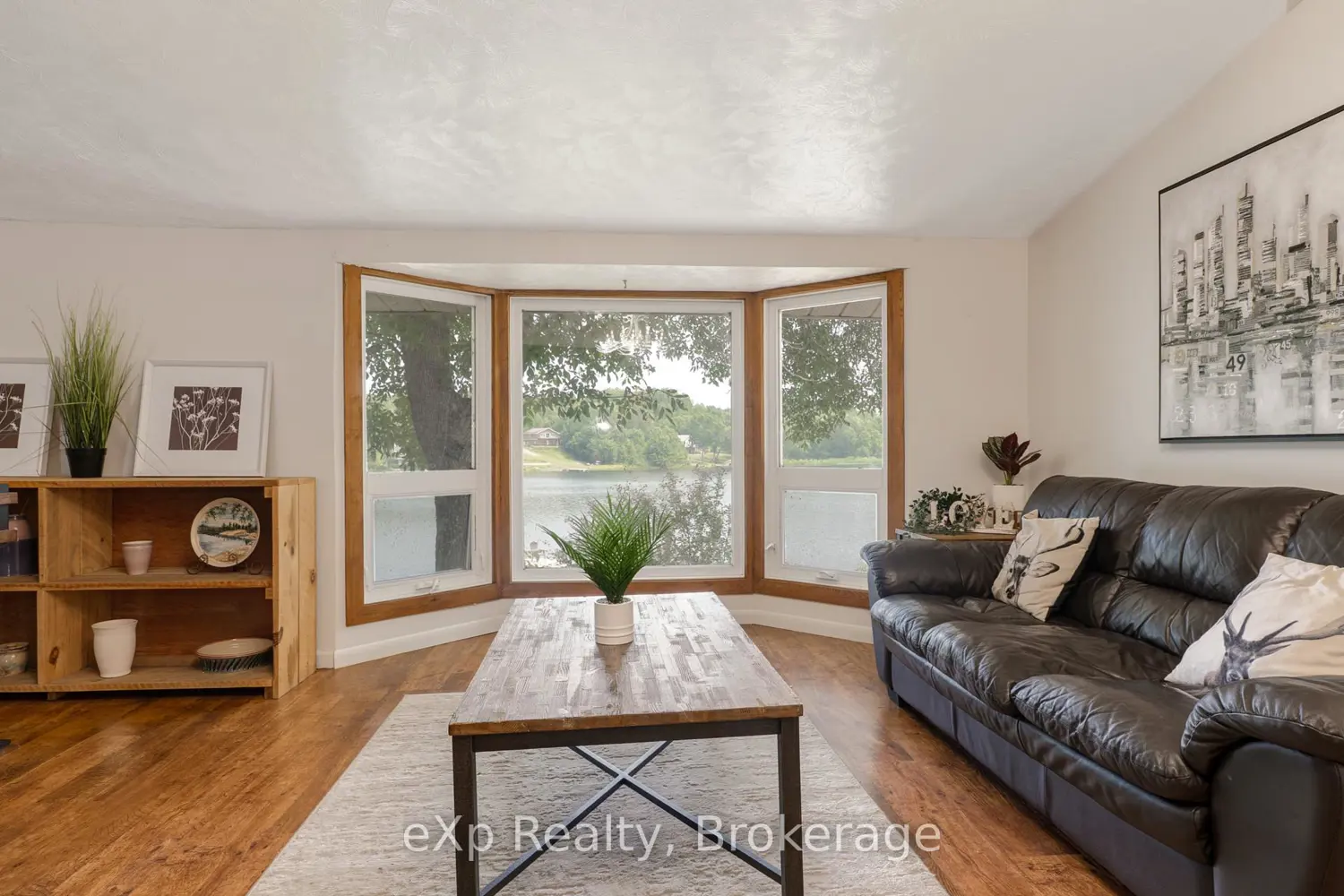 688A Prevost Road photo 5