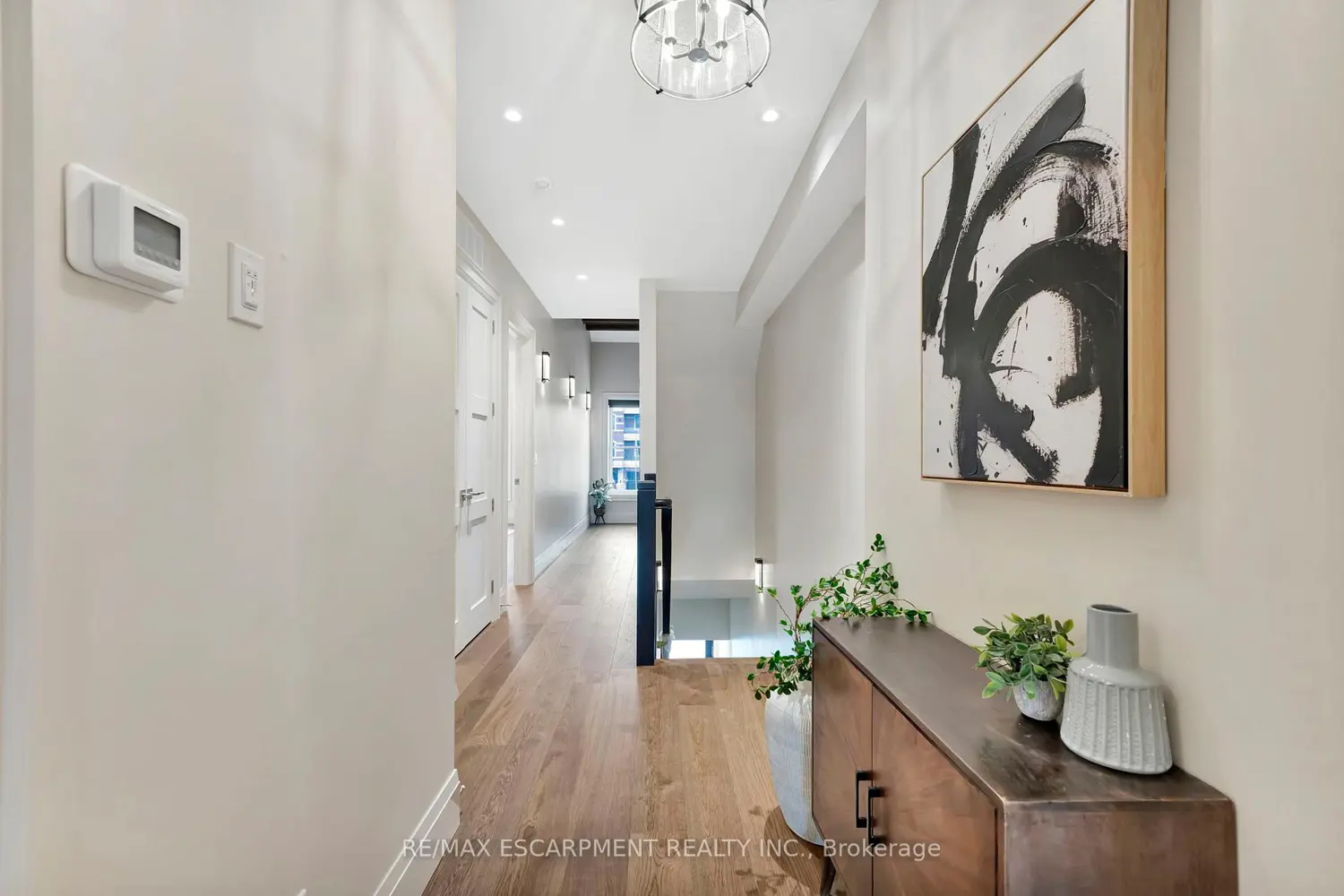 7 Grand River Street 204