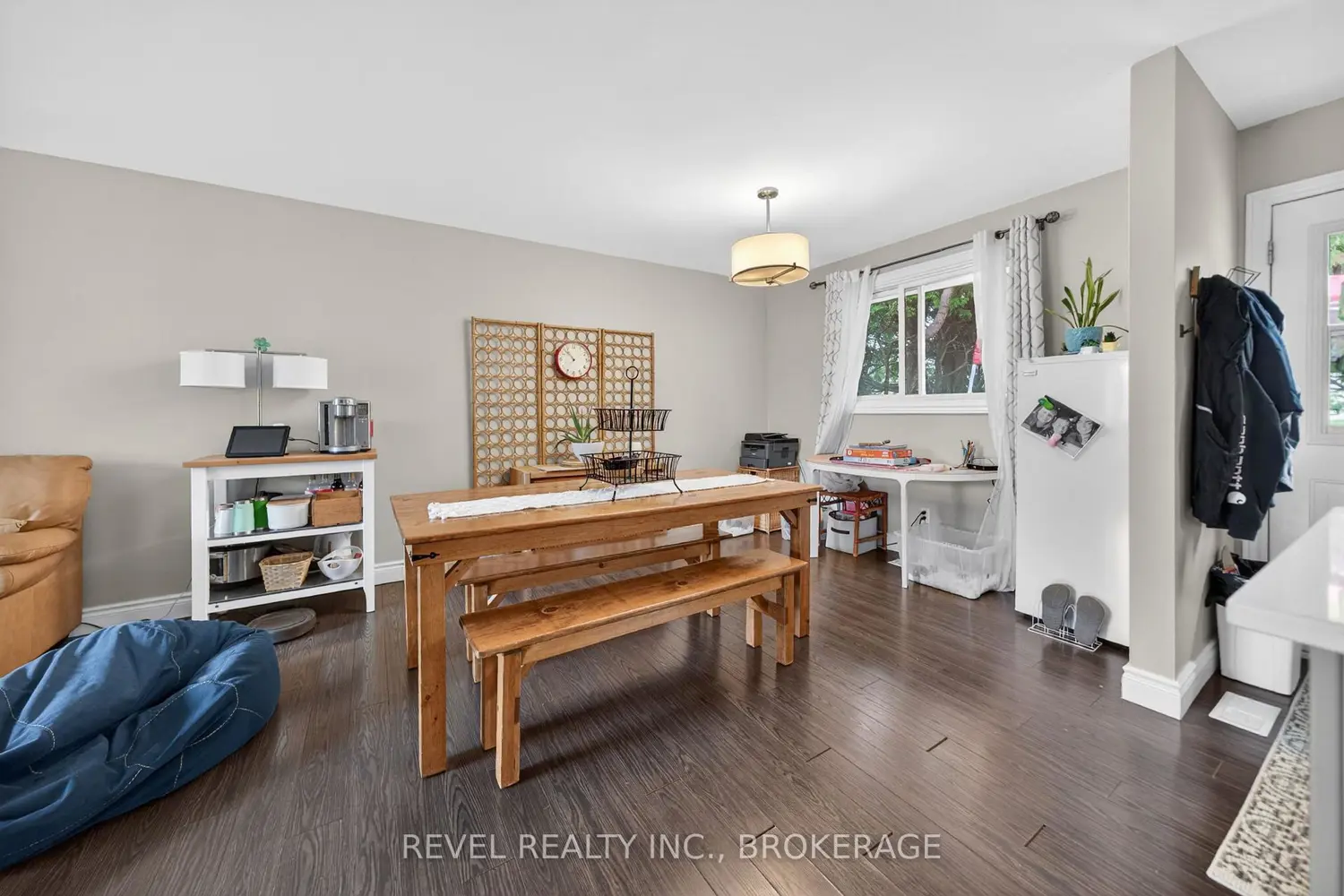 694 High Gate Park Drive photo 4