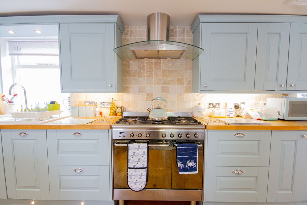 Additional image 8 of 2 bed flat for saleCockleshell, Flat 3, Esplanade, Fowey PL23