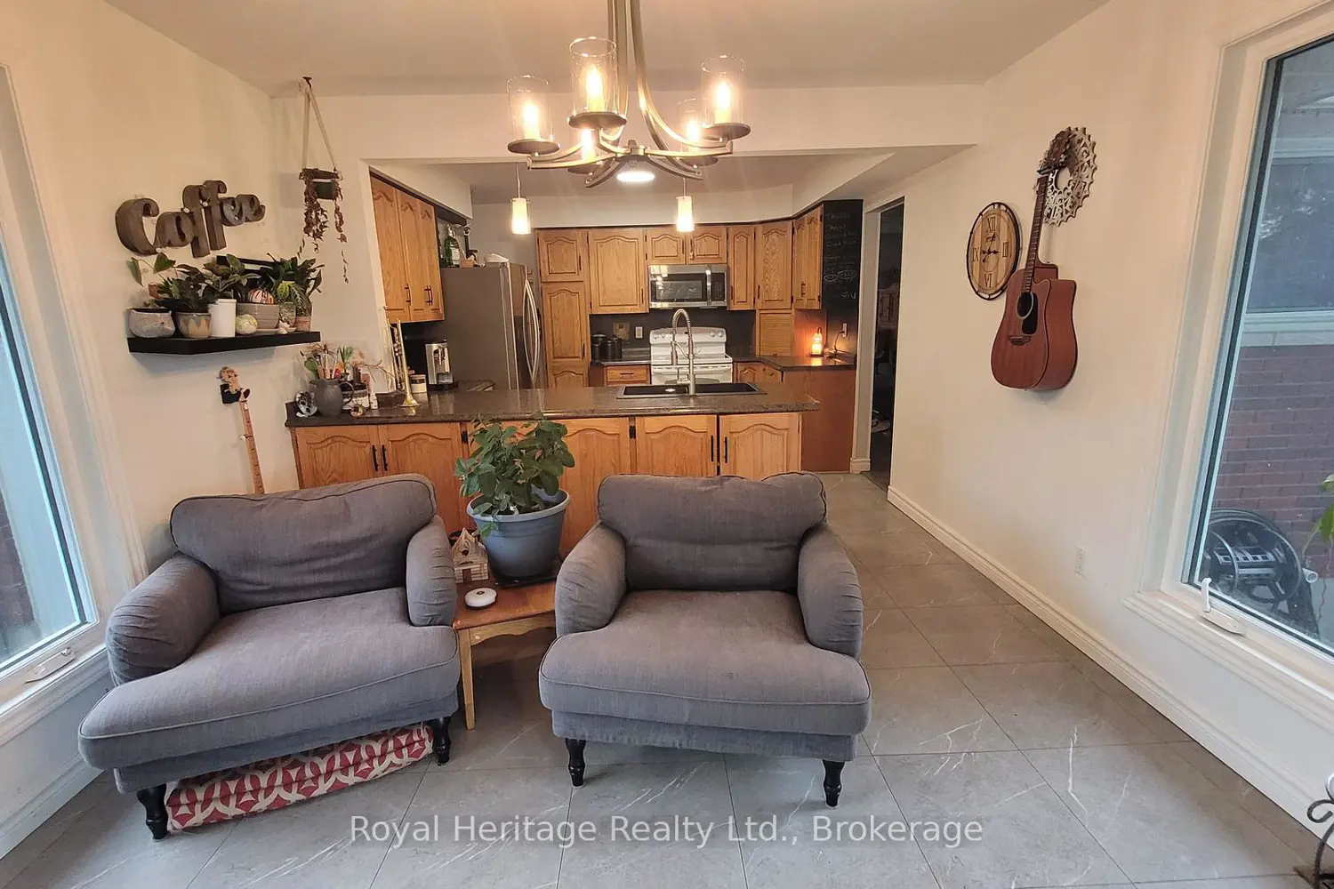 115 Chatterton Valley Crescent photo 3