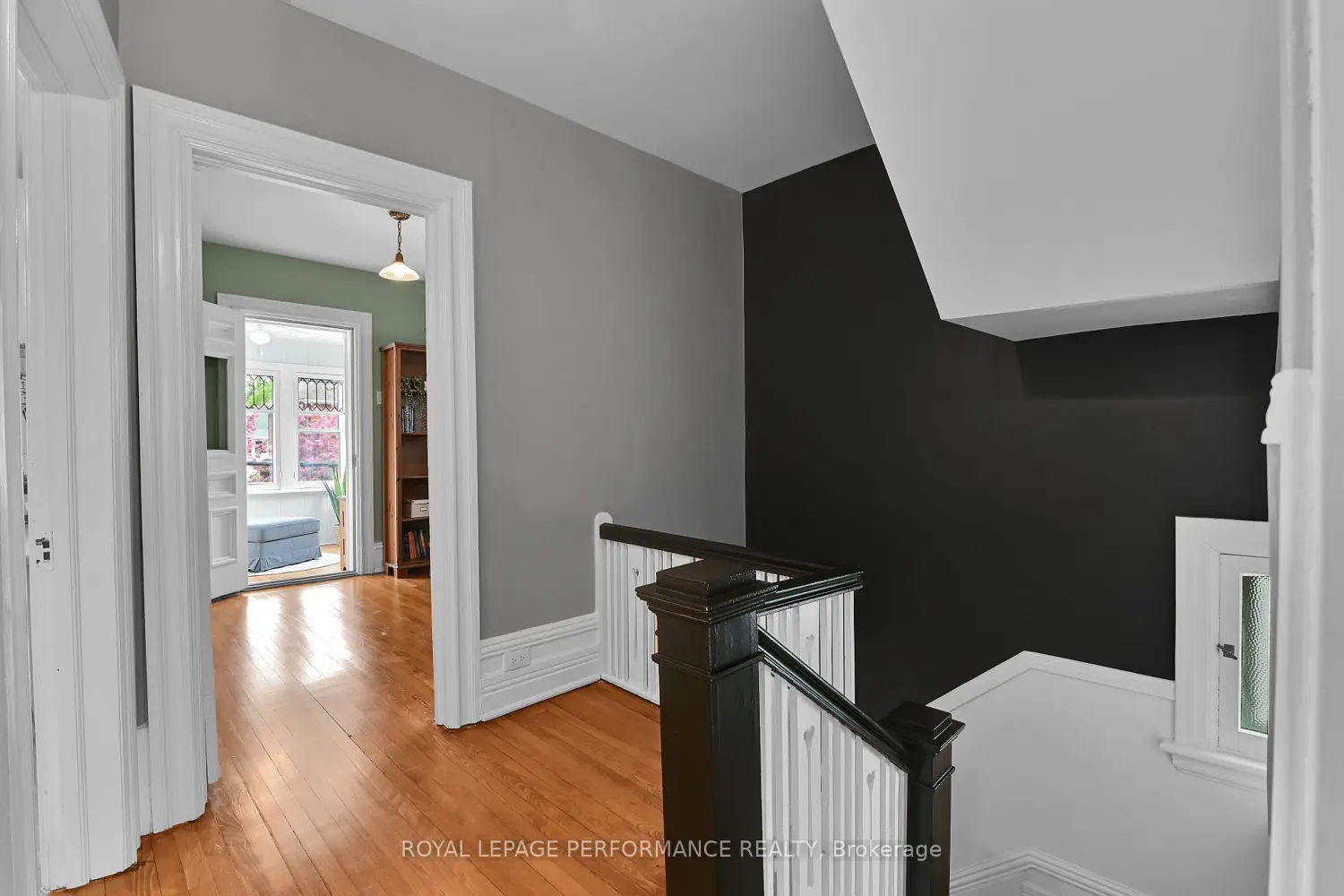 16 Ossington Avenue photo 4
