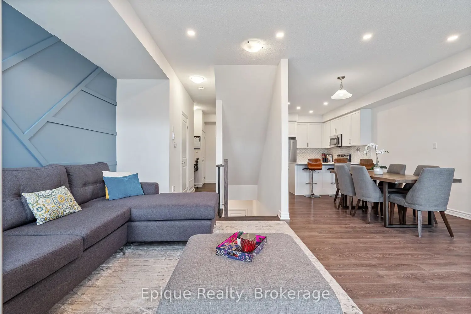 1158 Restivo Lane photo 4