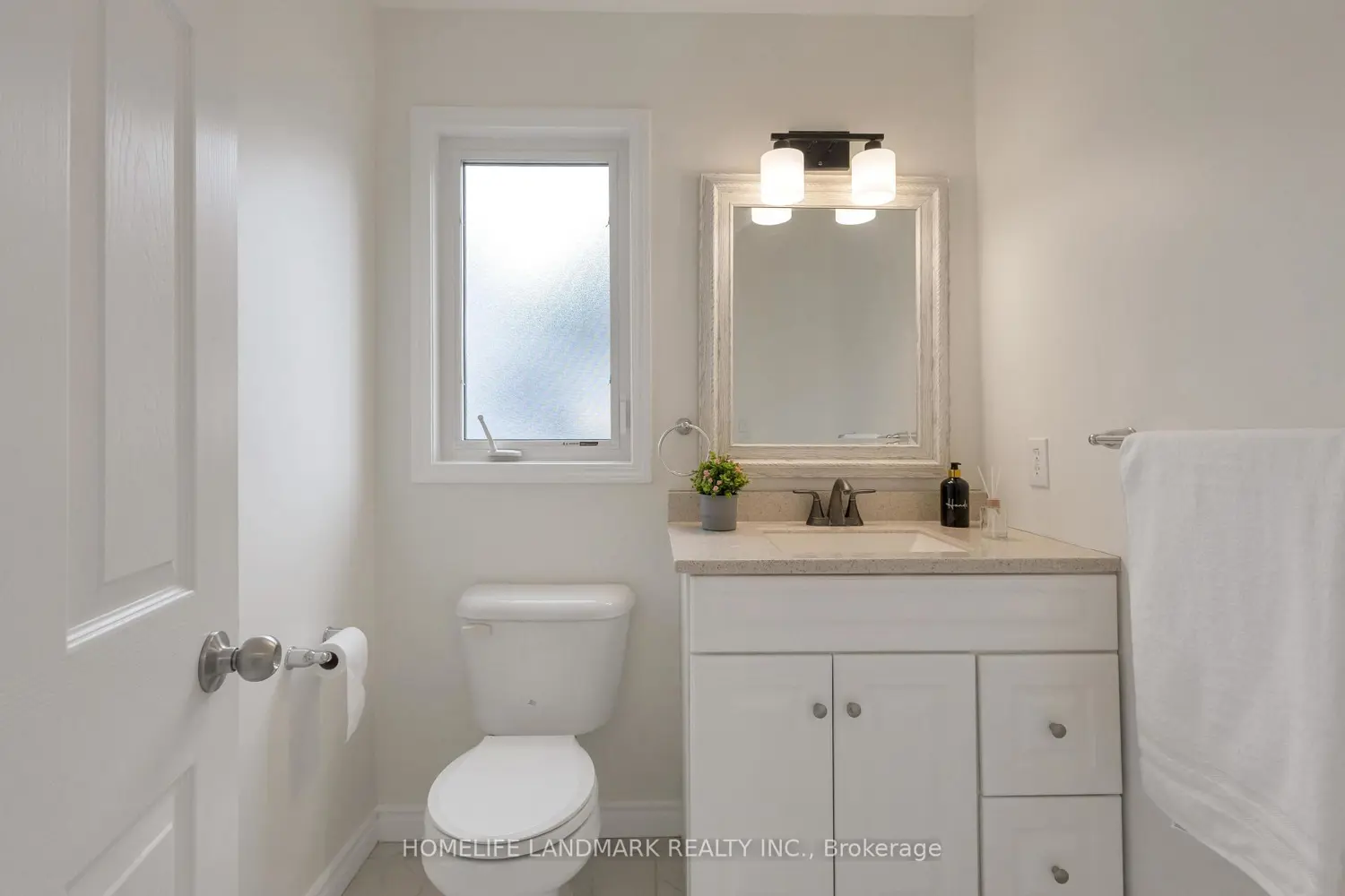 102 Iron Gate Street photo 4