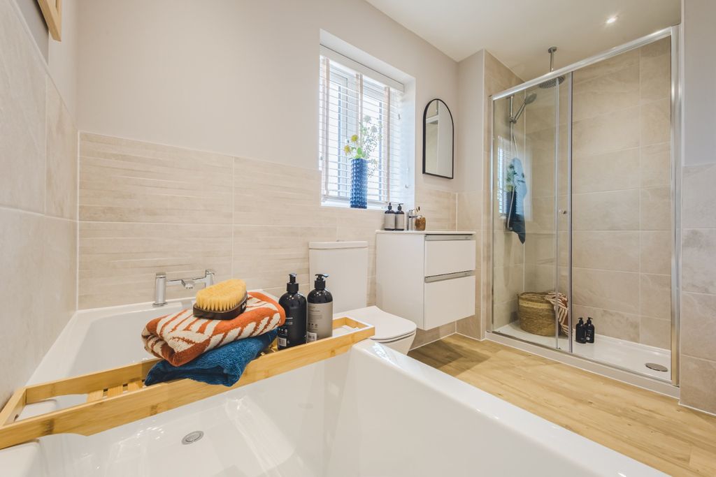 Additional image 14 of 4 bed detached house for saleRobey Avenue, Faringdon, Oxfordshire SN7