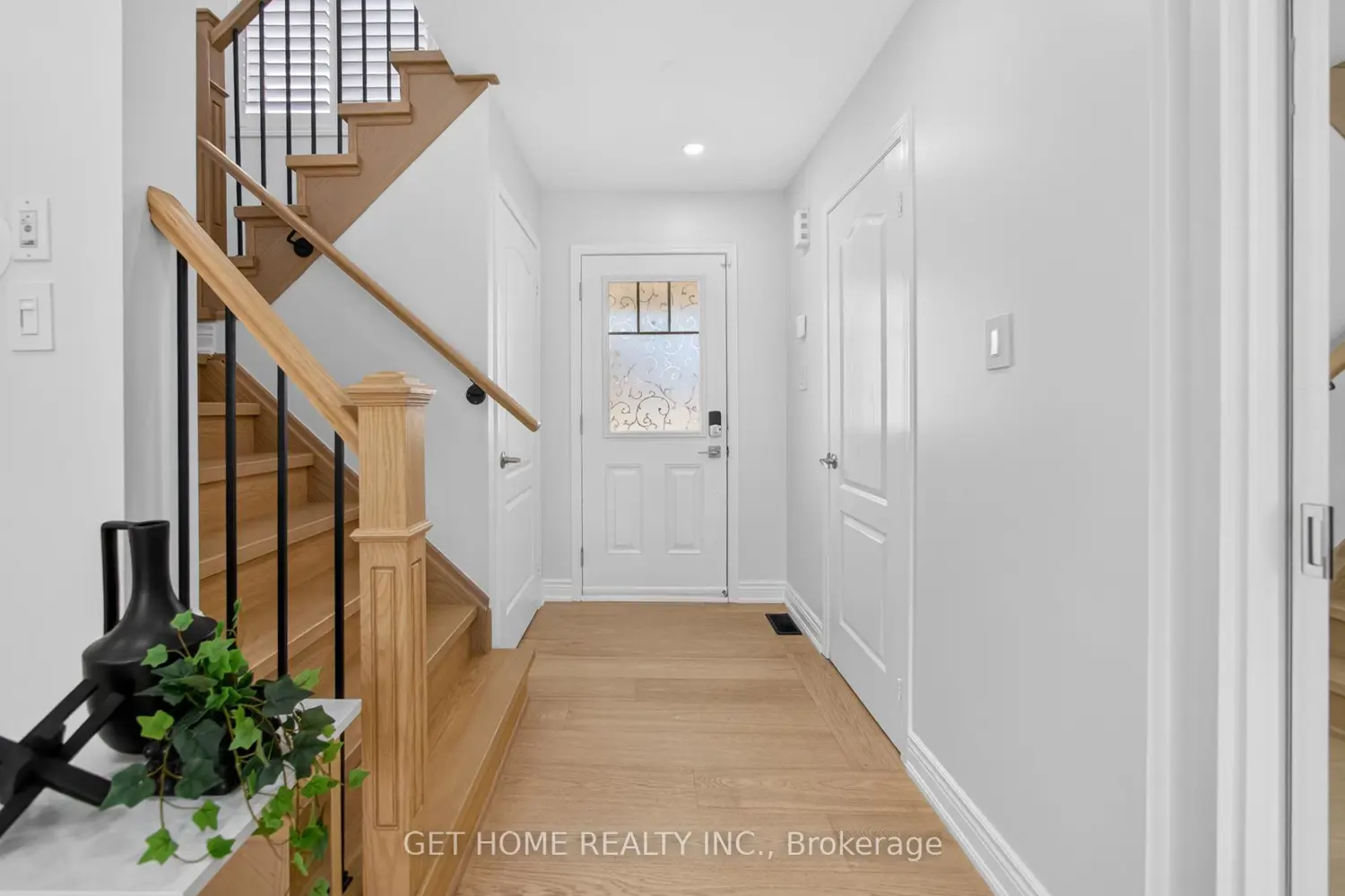 384 Dymott Avenue photo 4