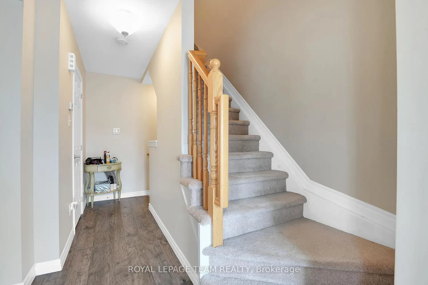 920 Messor Crescent photo 3