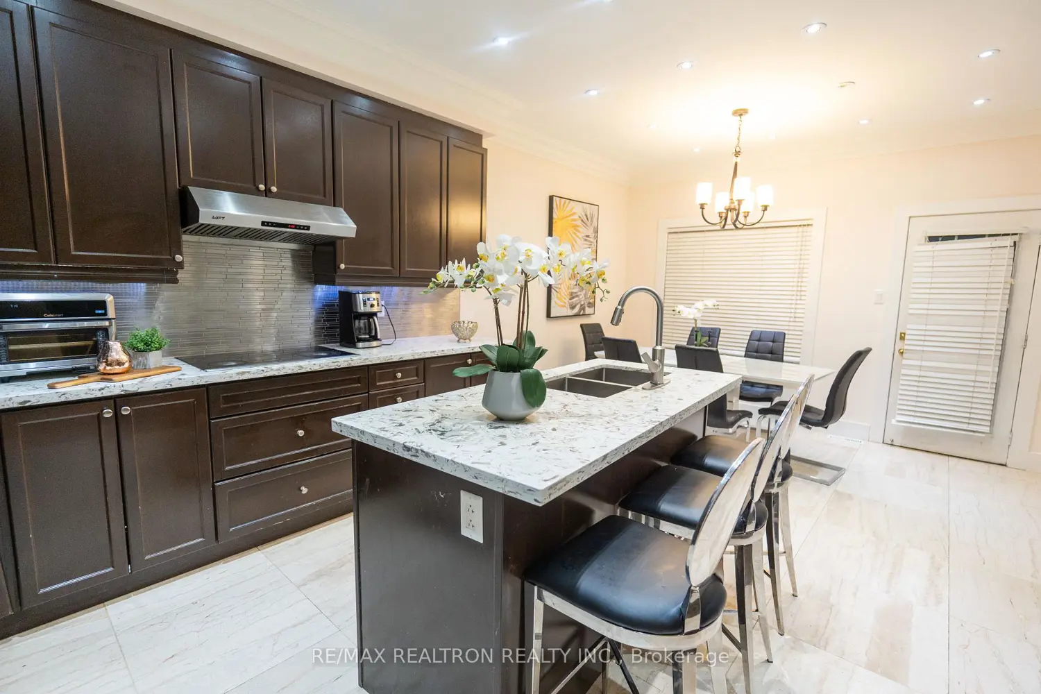58 Shepstone Drive photo 5