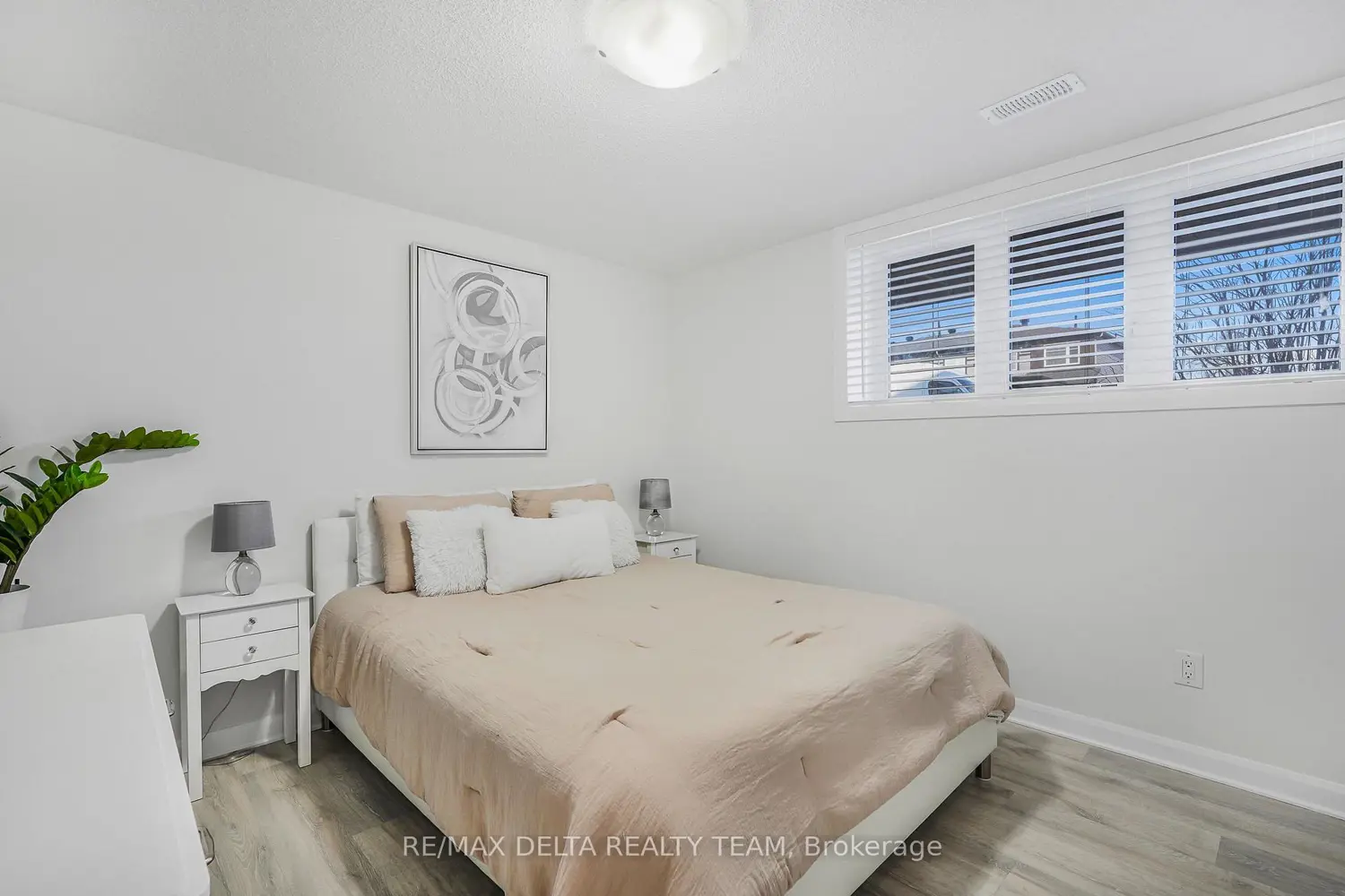 516 Decoeur Drive D photo 5