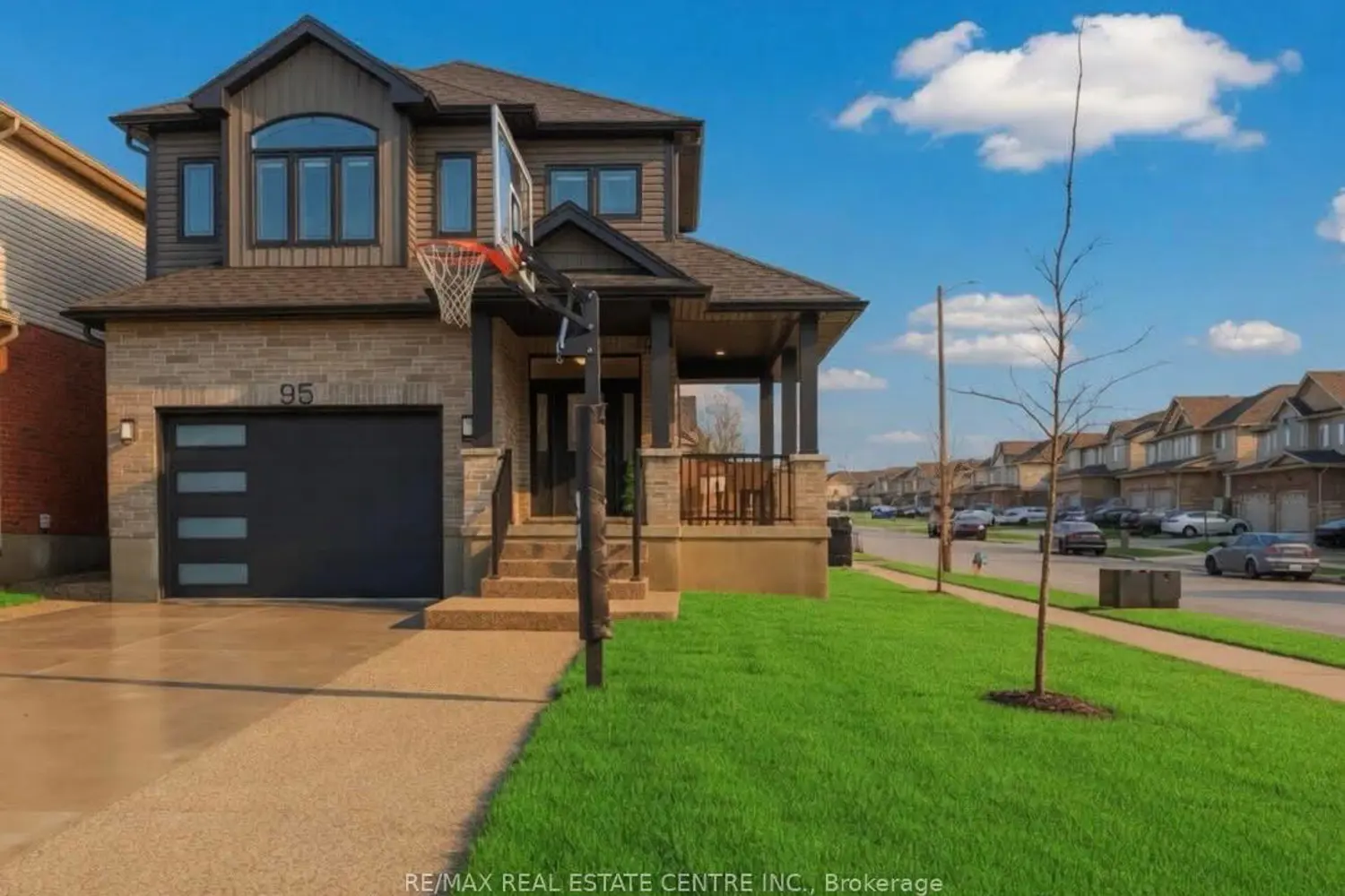 95 Dallan Drive photo 2