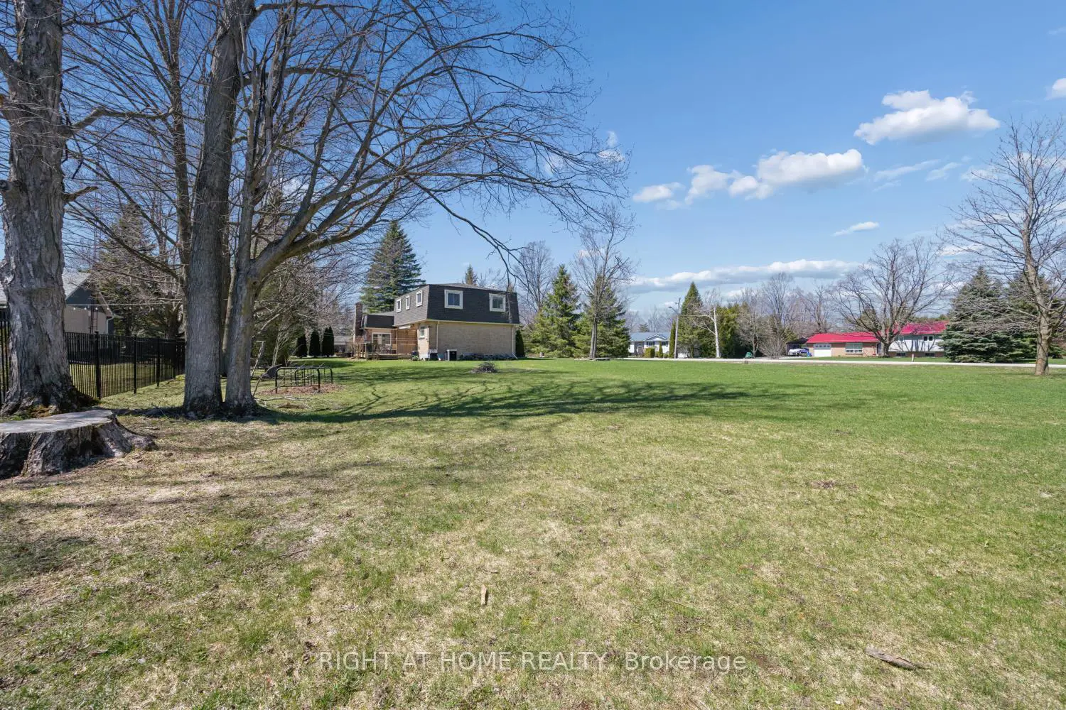 Additional image 20 of 121 Robmar Crescent