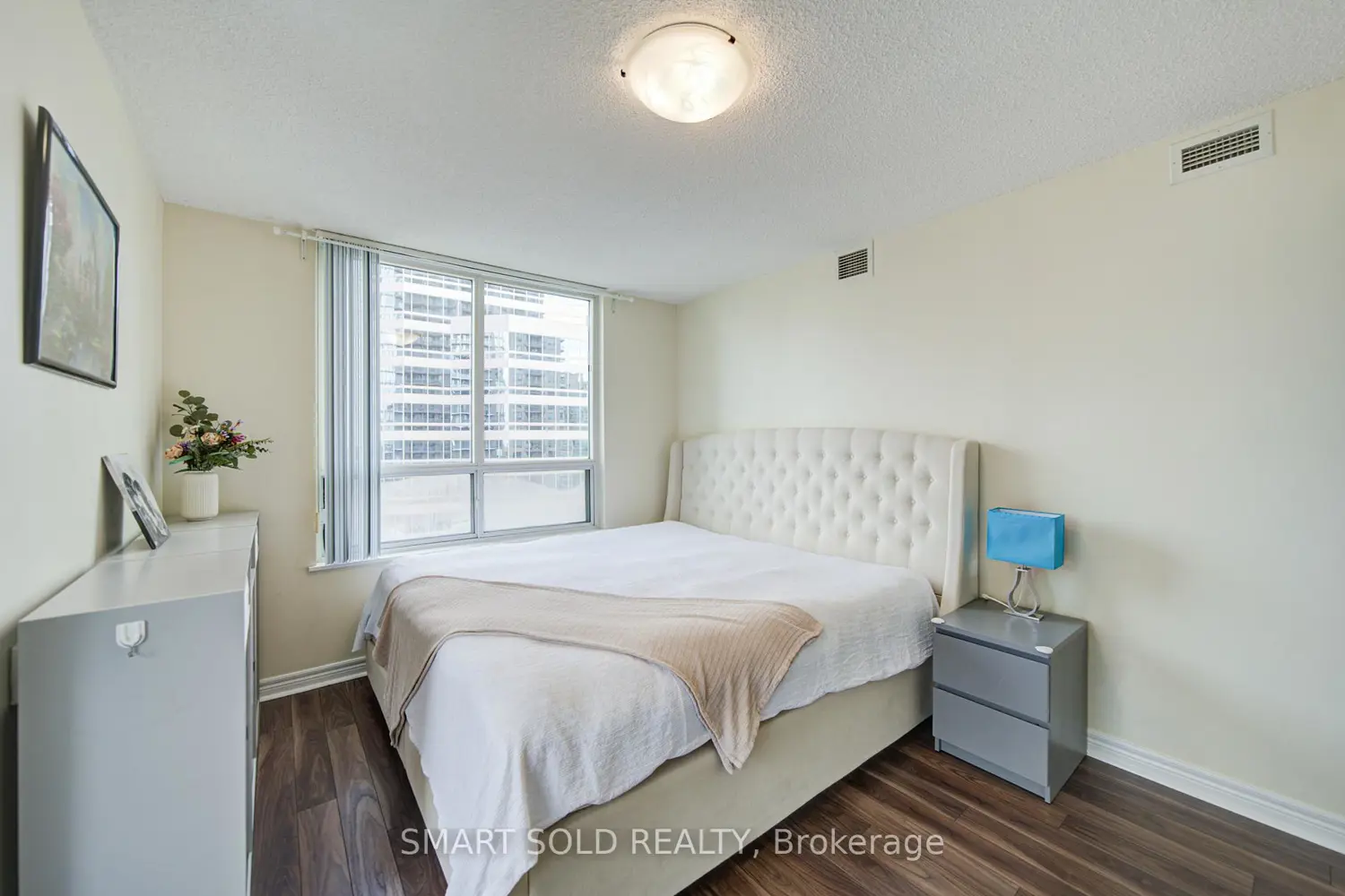Additional image 10 of 18 Parkview Avenue 1512