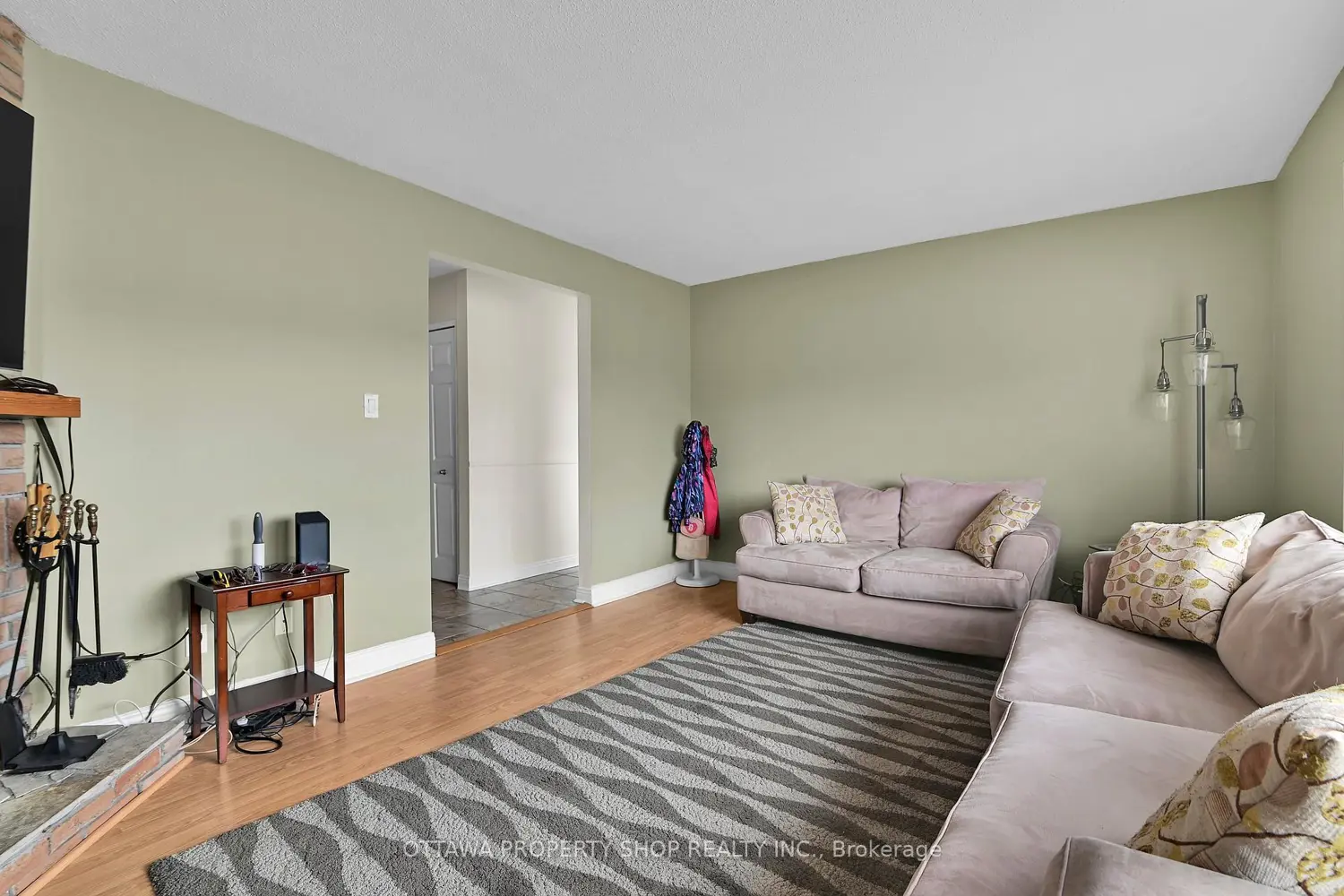 202 Rosemary Gardens photo 4
