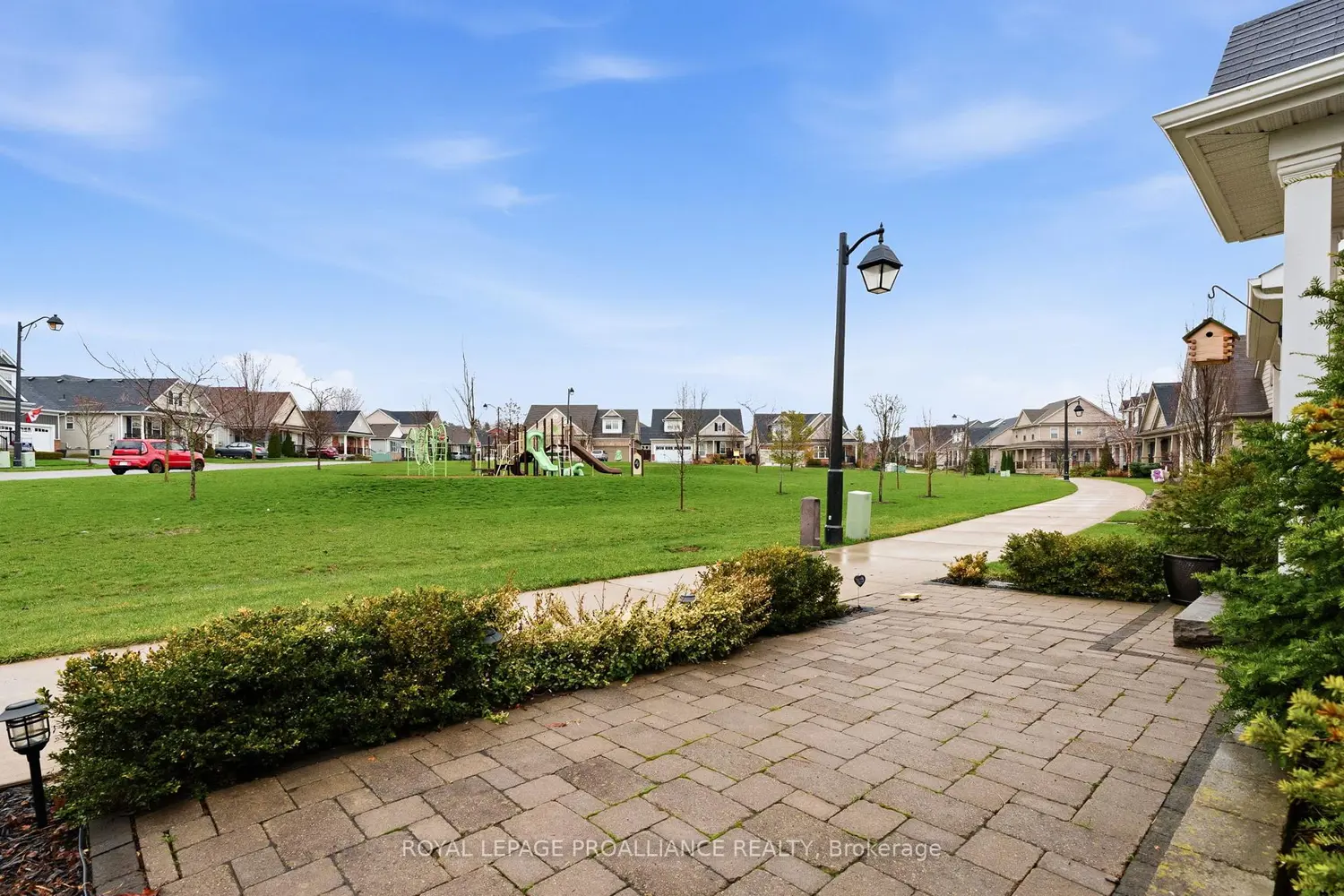 8 Bigwood Crescent photo 3