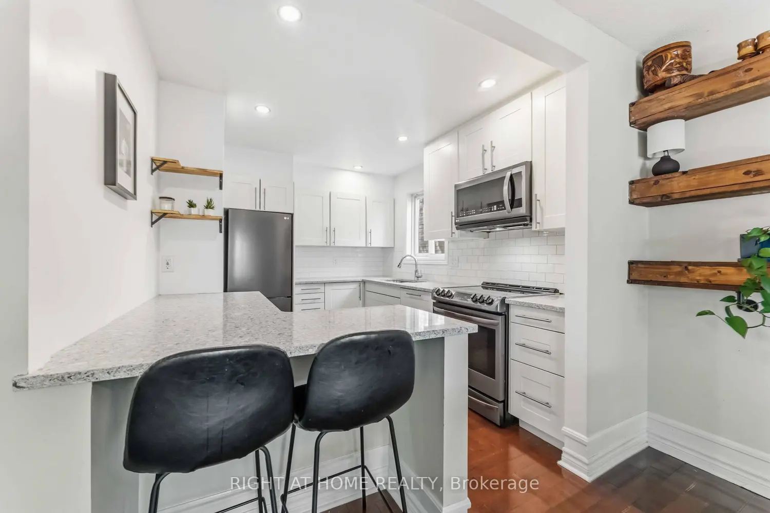 Additional image 9 of 981 Barwell Avenue