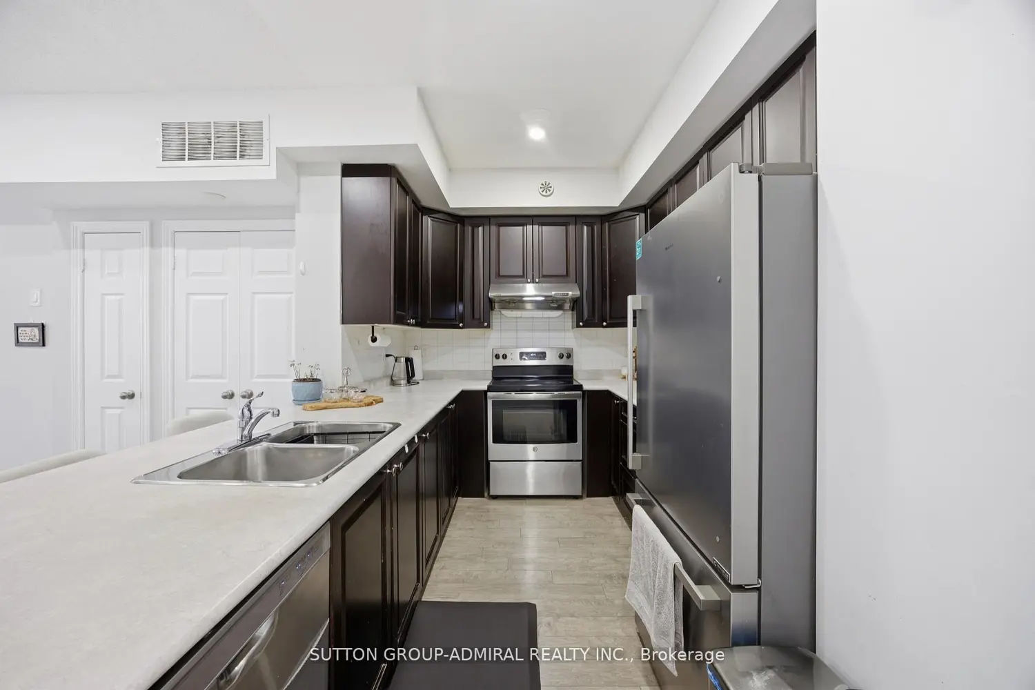 Additional image 11 of 180 Howden Boulevard 56