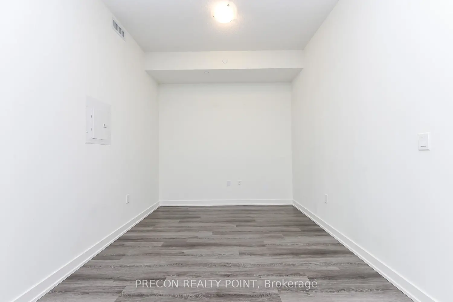 Additional image 14 of 859 The Queensway 212