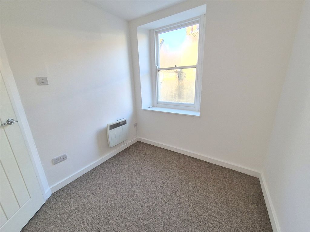 Additional image 8 of 2 bed flat for saleSelwood Road, Frome, Somerset BA11