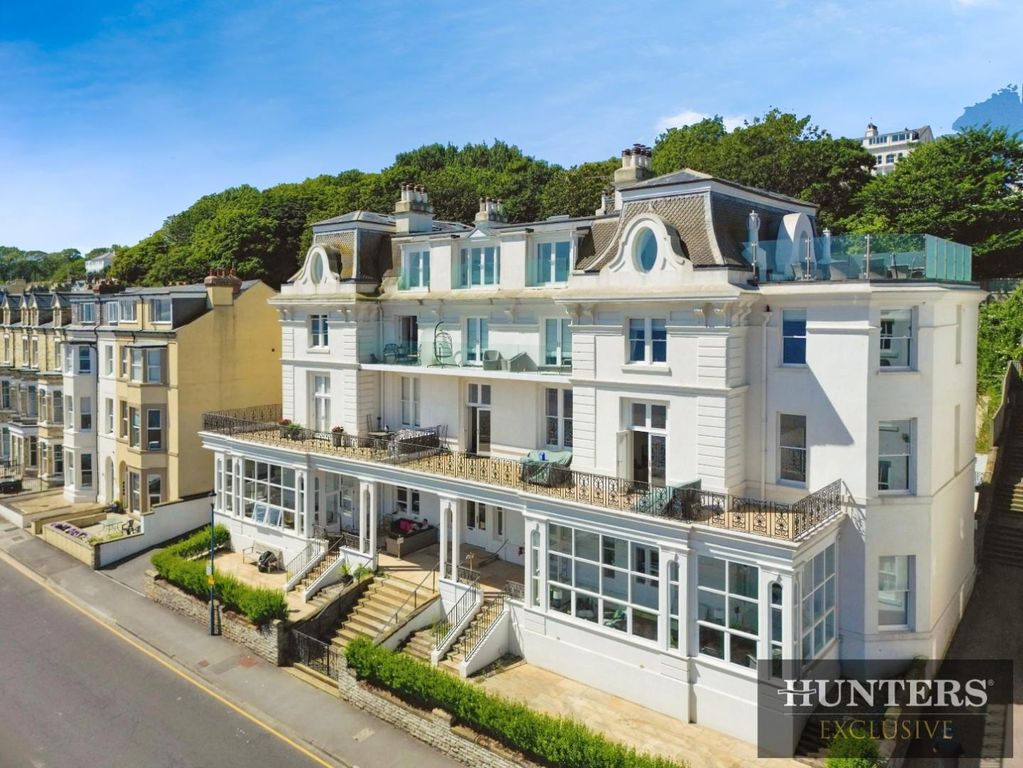 2 bed flat for saleThe Beach, Filey YO14