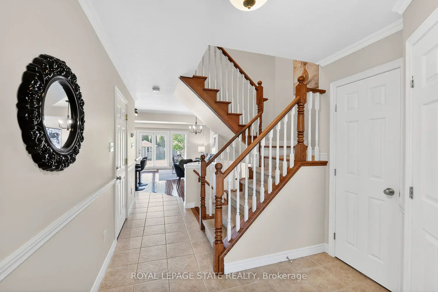122 Magnolia Crescent photo 2