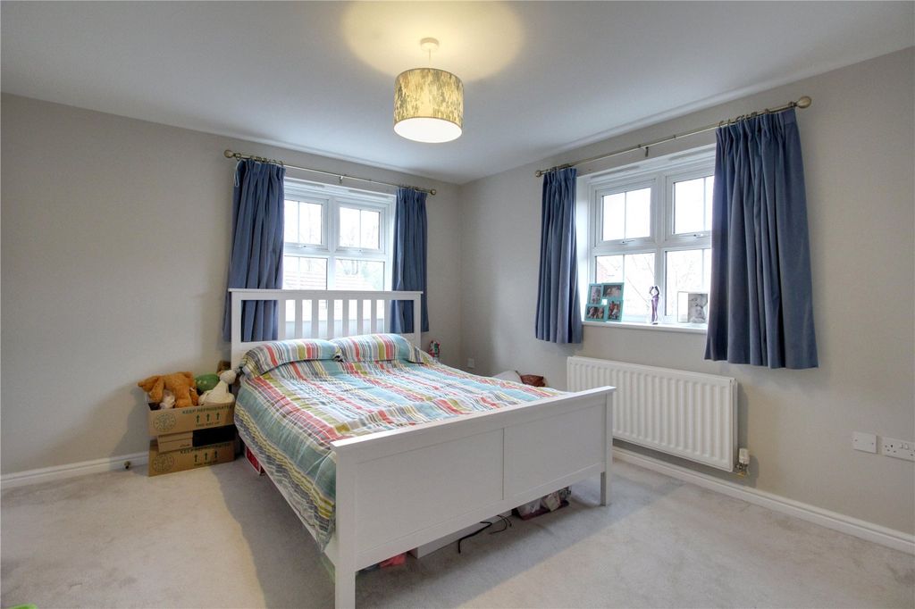 Additional image 11 of 2 bed flat for saleKingsley Square, Fleet, Hampshire GU51
