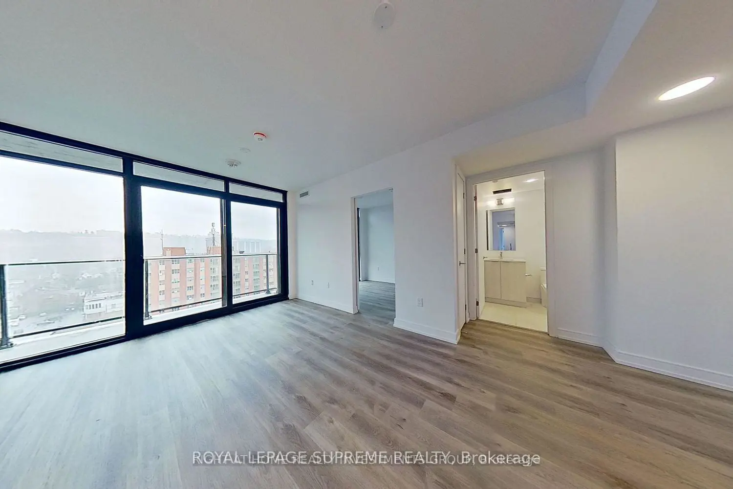 1 Jarvis Street 1322 photo 4