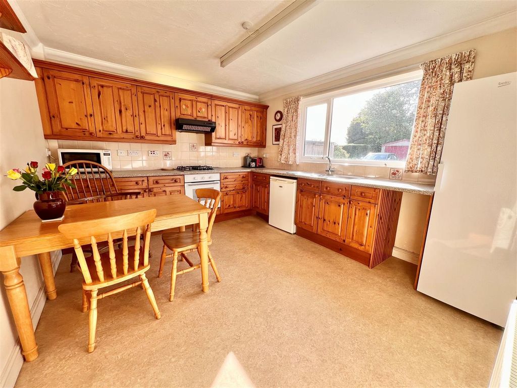 Additional image 2 of 4 bed detached house for saleFreshwater, Isle Of Wight PO40