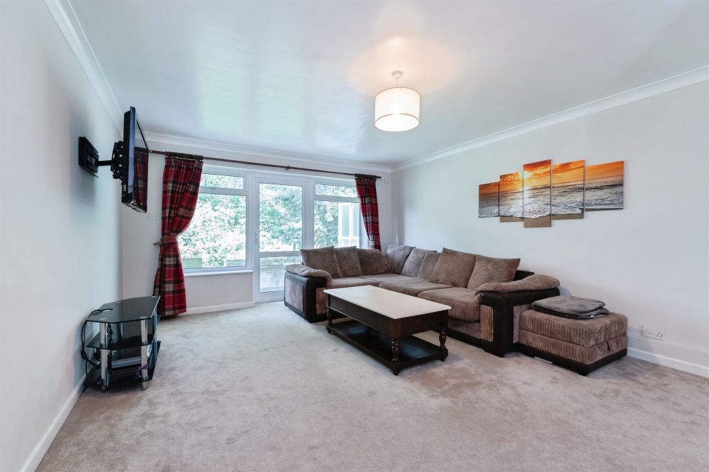 Additional image 4 of 3 bed flat for saleAldridge Road, Ferndown BH22