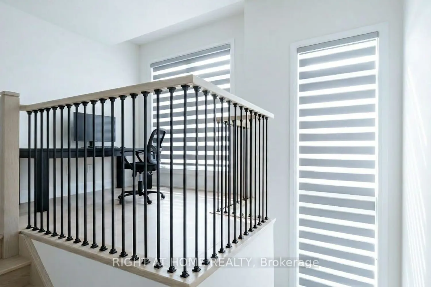 816 Apple Terrace photo 2