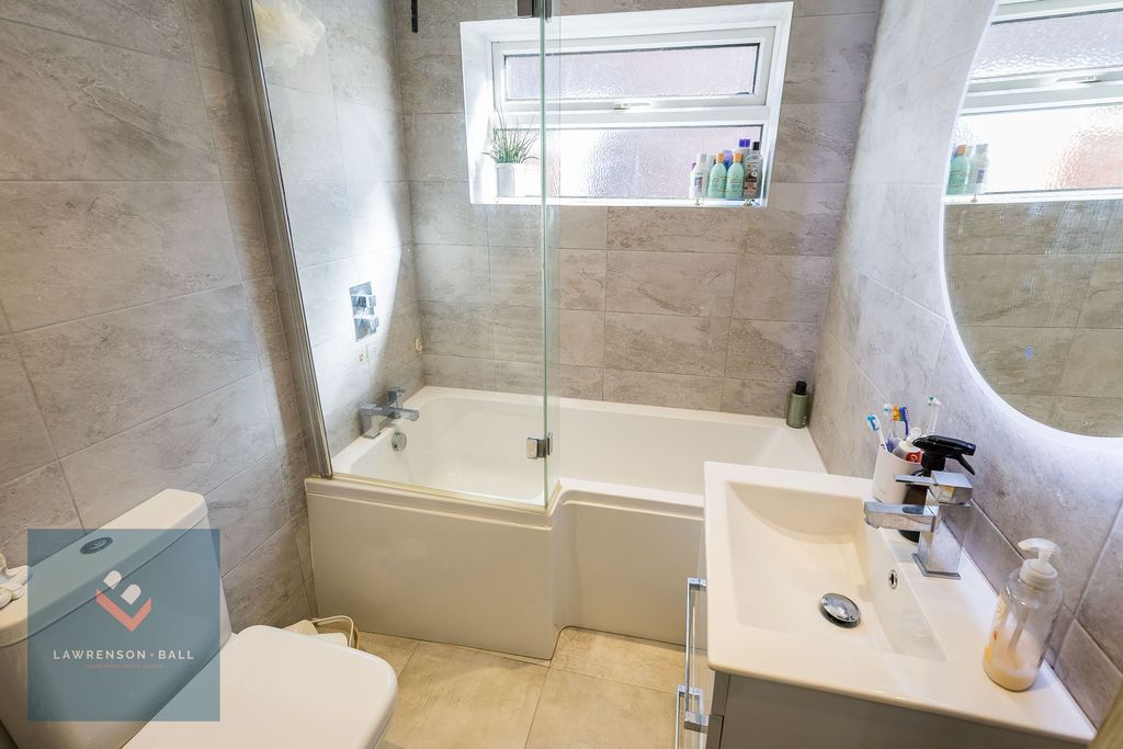 3 bed detached bungalow for saleThirlmere Close, Frodsham WA6 photo 4