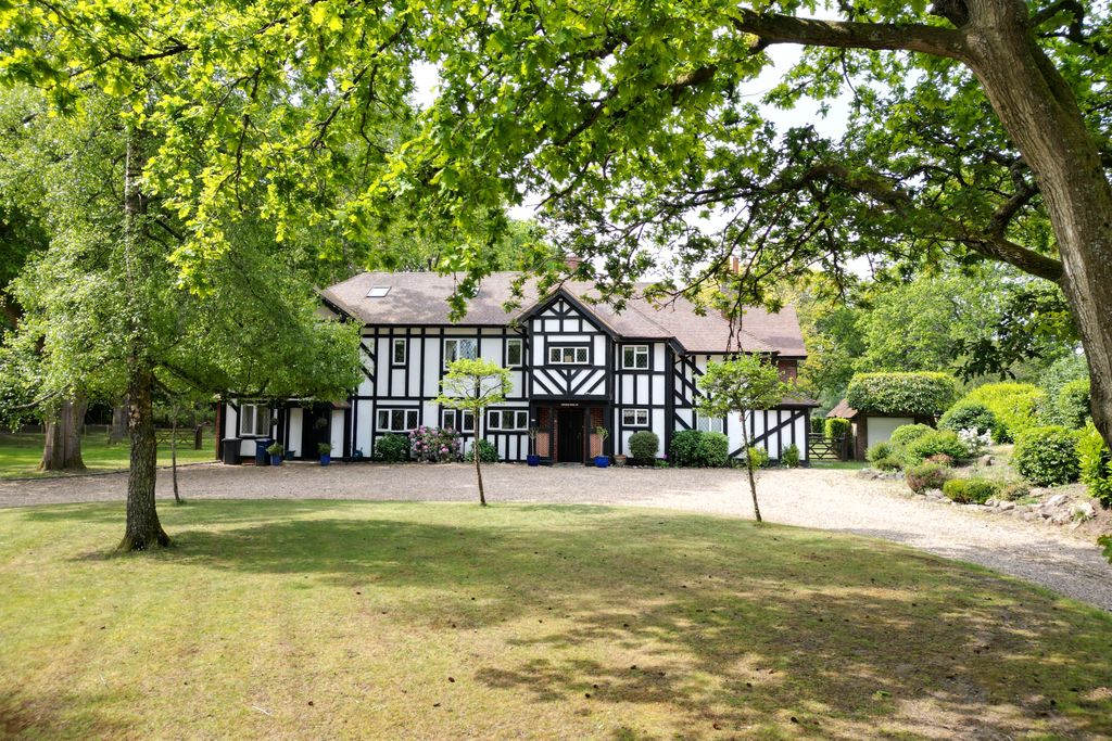 5 bed detached house for saleCrooksbury Road, Farnham GU10